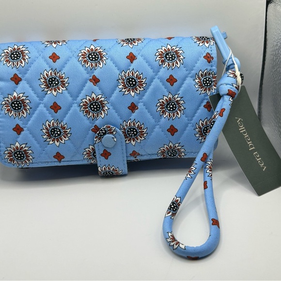 🎀NWT New Release Vera Bradley Phone Wristlet🎀 - Picture 1 of 12